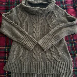 Elegant Cable Knit Turtleneck Sweater - Gray